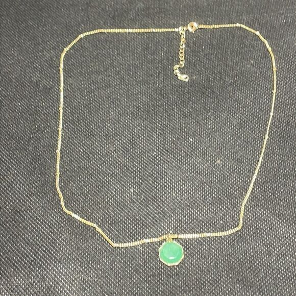 Delicate necklace with green stone - Picture 4 of 8